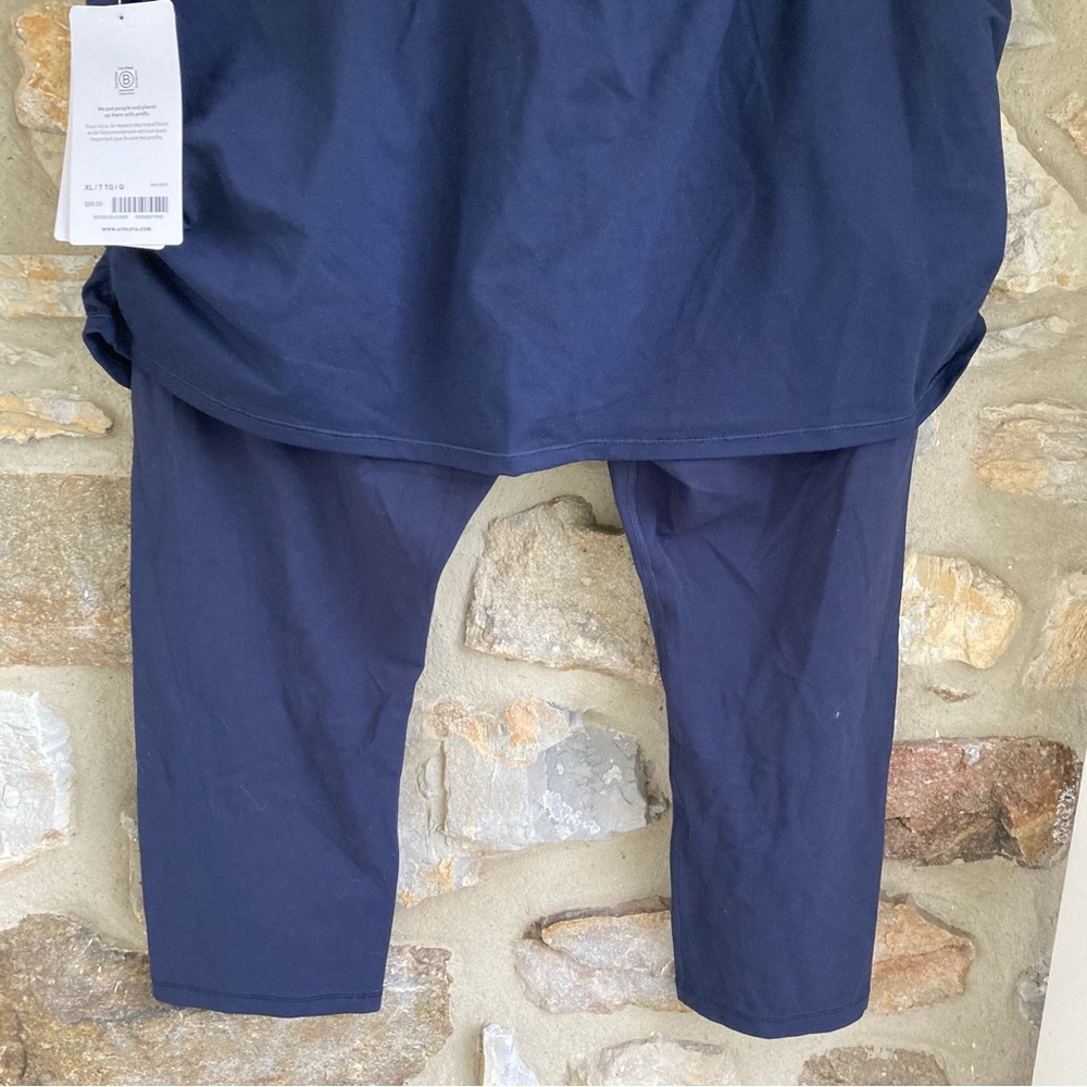 NWT Athleta ELATION 2 IN 1 CAPRI Navy $98 Womens XL - Picture 10 of 13